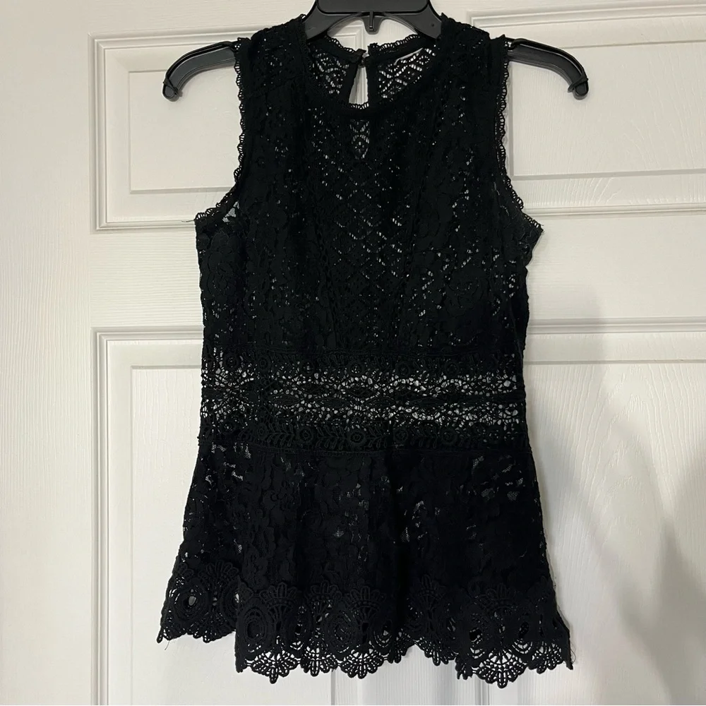 Black Lace Peplum Sleeveless Top - Picture 6 of 8